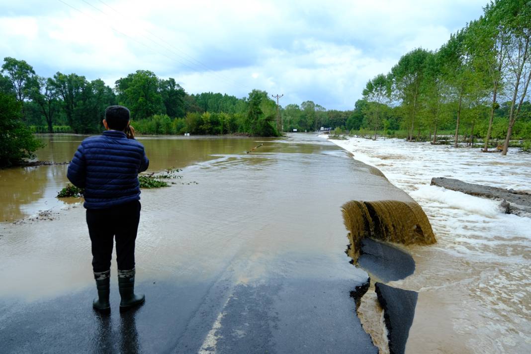 Kırklareli'de sel faciası: İki kişinin cansız bedenine ulaşıldı 9